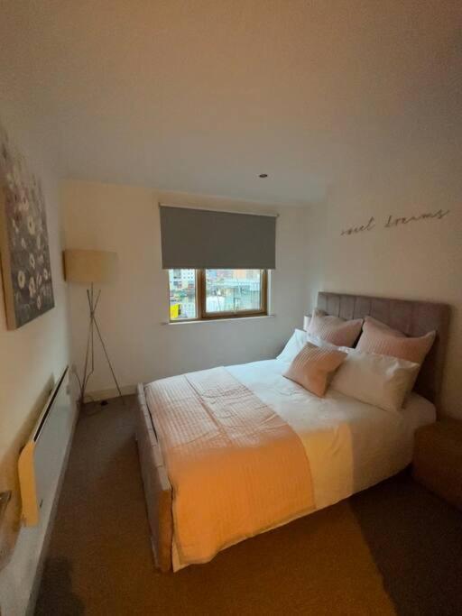 Leeds Clarence Dock 2 Bedroom Apt Luaran gambar