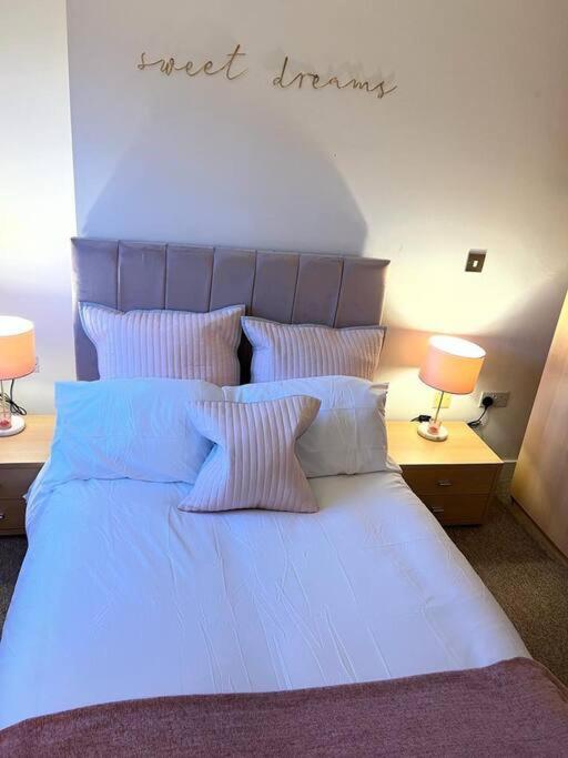 Leeds Clarence Dock 2 Bedroom Apt Luaran gambar