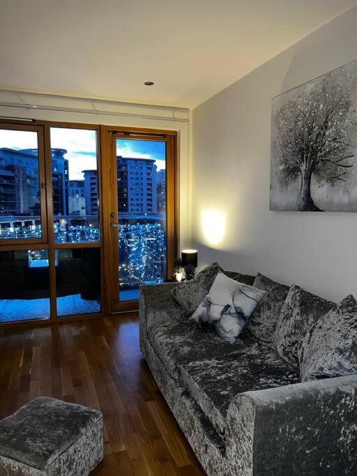 Leeds Clarence Dock 2 Bedroom Apt Luaran gambar