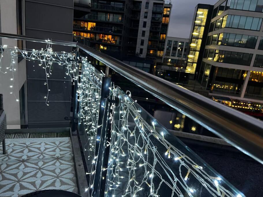 Leeds Clarence Dock 2 Bedroom Apt Luaran gambar