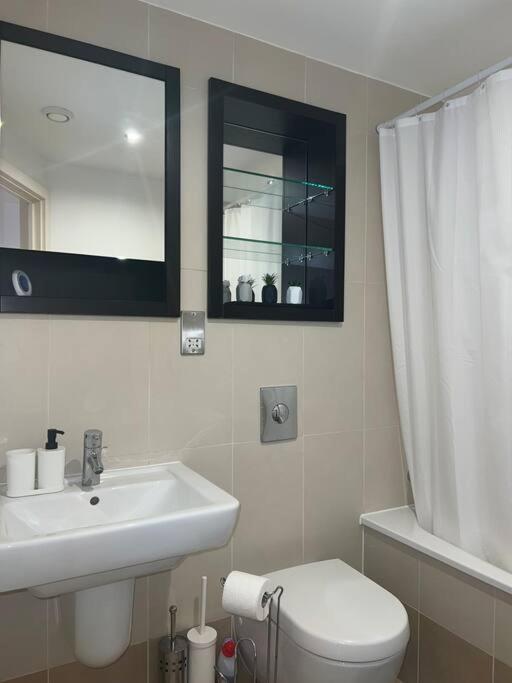 Leeds Clarence Dock 2 Bedroom Apt Luaran gambar